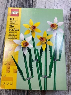 LEGO Daffodils Set 40747 – 216 pcs – New in Box 🌼